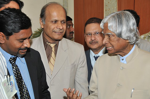 Dr. Girish Lad with Dr. A. P. J. Abdul Kalam — Photo 1